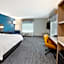 Holiday Inn Express Hotel & Suites Grand Rapids-North By IHG