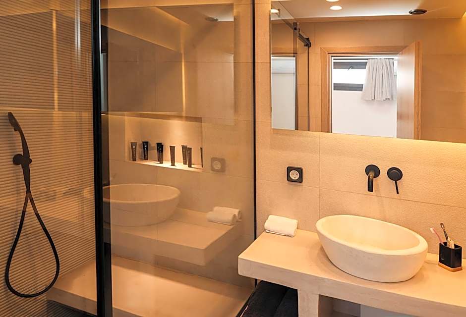 North Wind Luxury Suites