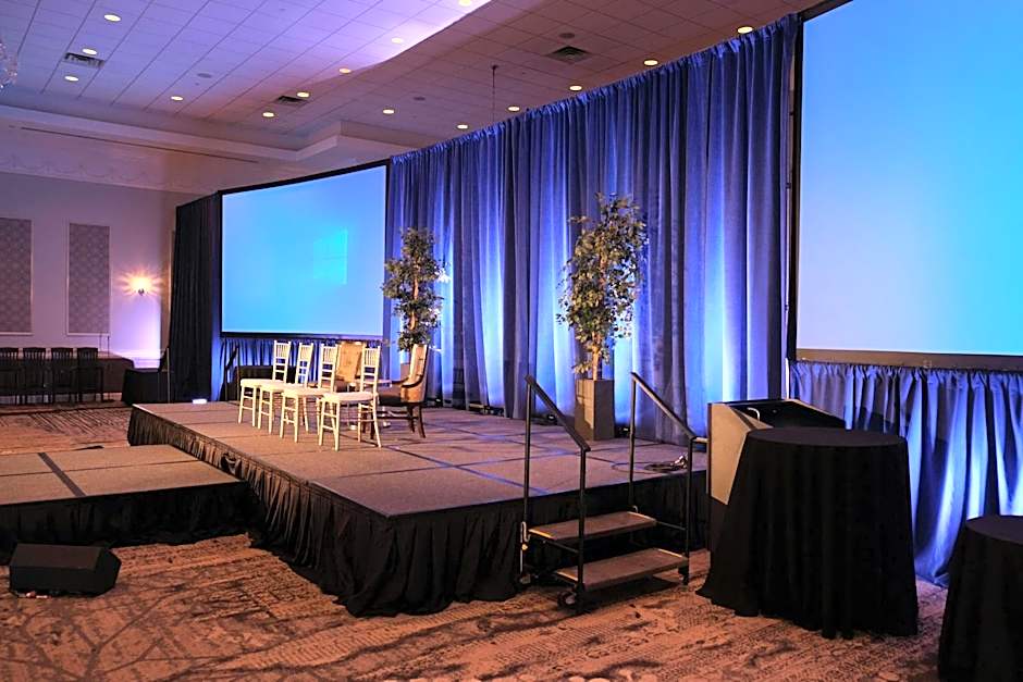 Holiday Inn & Suites Philadelphia W - Drexel Hill by IHG