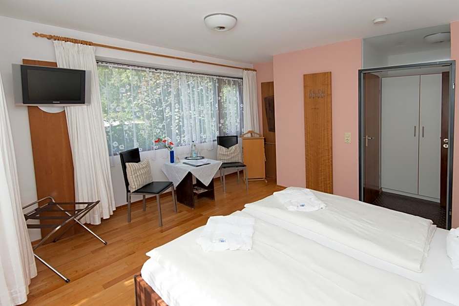 Foto 1 daripada 4 — Double Room