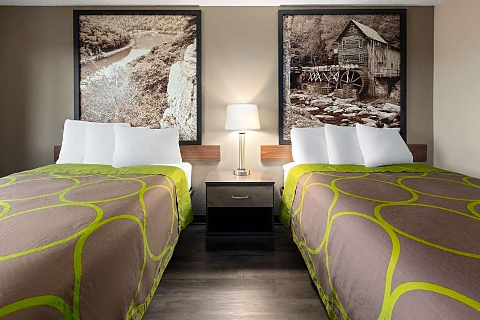 Super 8 by Wyndham Summersville