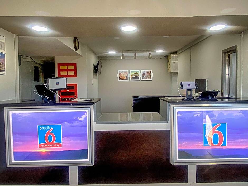 Motel 6-Wichita, KS - AIRPORT