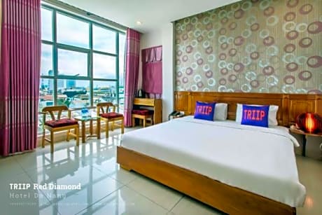 Premier Queen Room