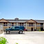 OYO Hotel McAllen Airport South - 1 mi from McAllen Medical Center