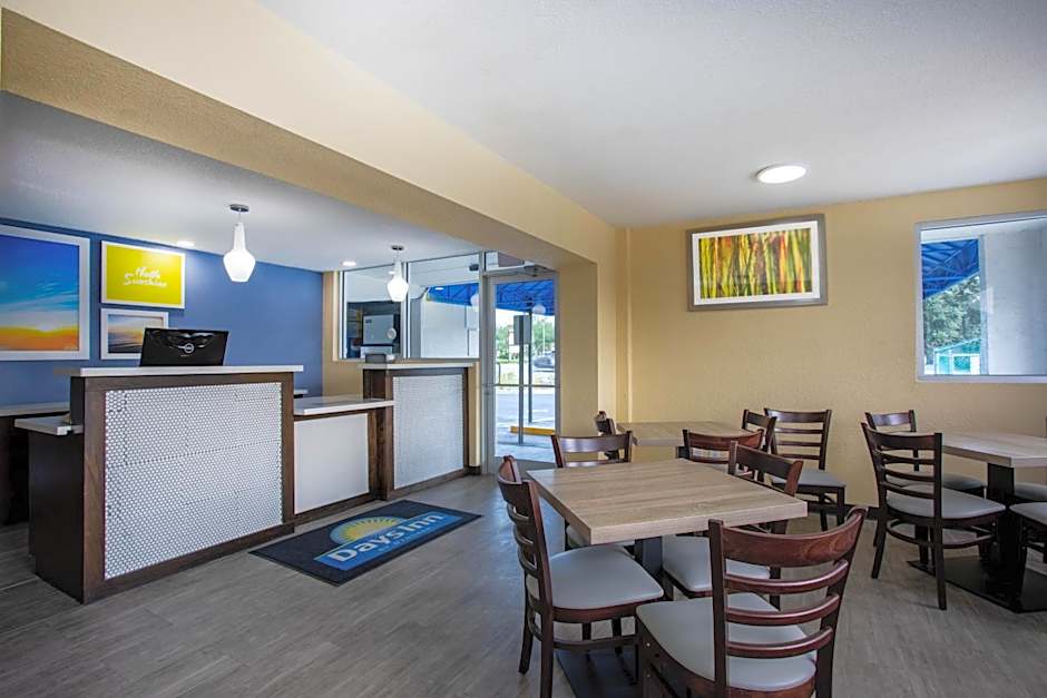 Days Inn by Wyndham Apopka/Orlando