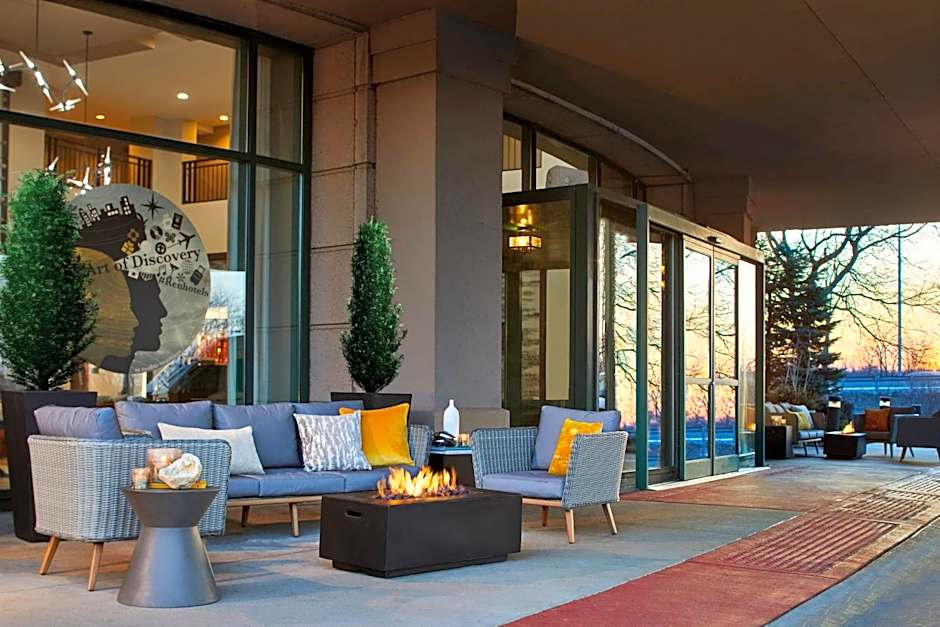 Renaissance Chicago Glenview Suites Hotel