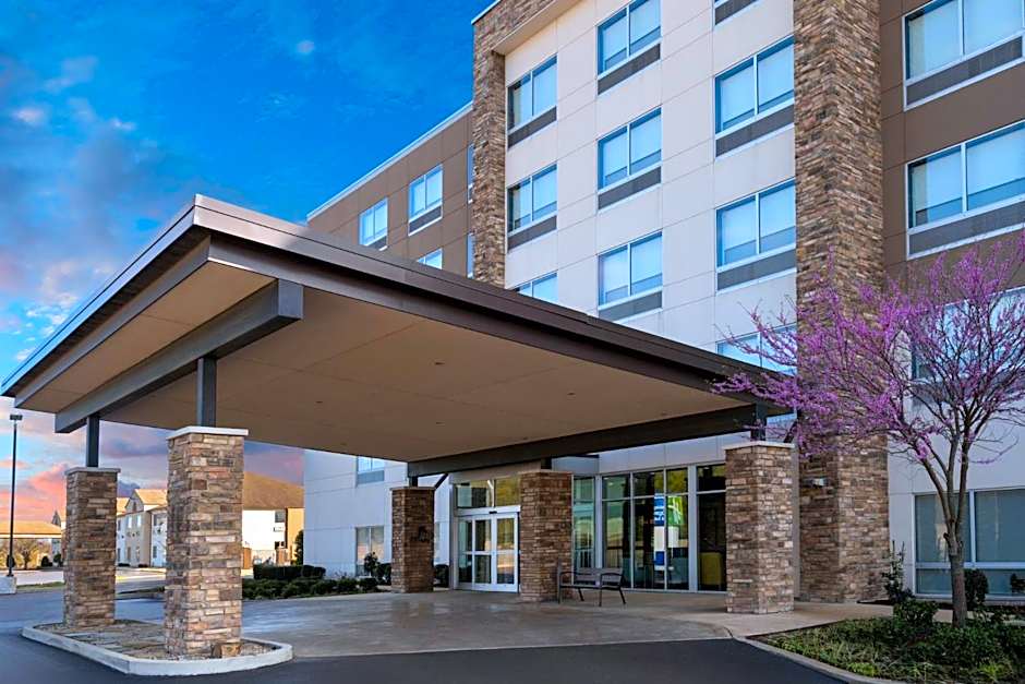 Holiday Inn Express & Suites West Memphis By IHG
