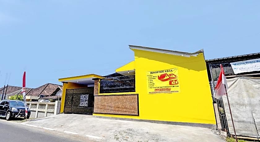 OYO Life 92920 Rumah Kost Azca