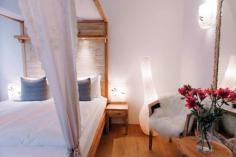 Eyja Guldsmeden Hotel