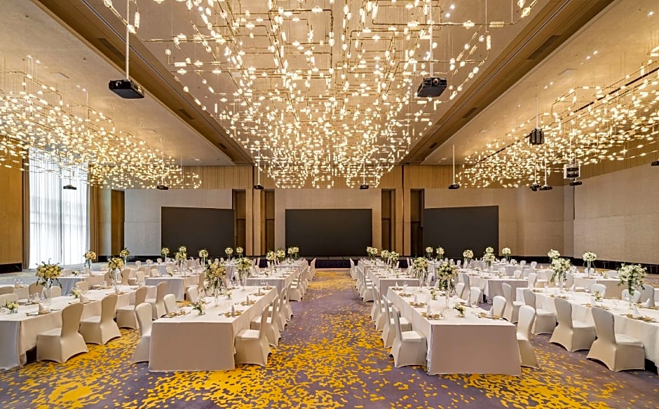 Hilton Shenzhen World Exhibition & Convention Center （Qianhai Snow World）