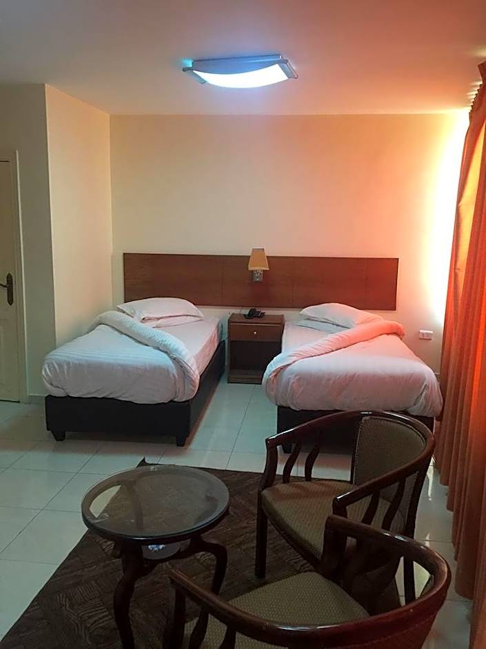 Zaina Plaza Hotel