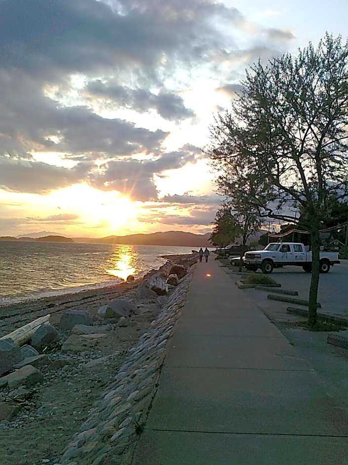 Davis Bay Bed & Breakfast