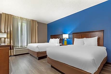 Queen Suite with Two Queen Beds - Non Smoking