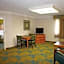 La Quinta Inn & Suites by Wyndham St. Pete-Clearwater Airport
