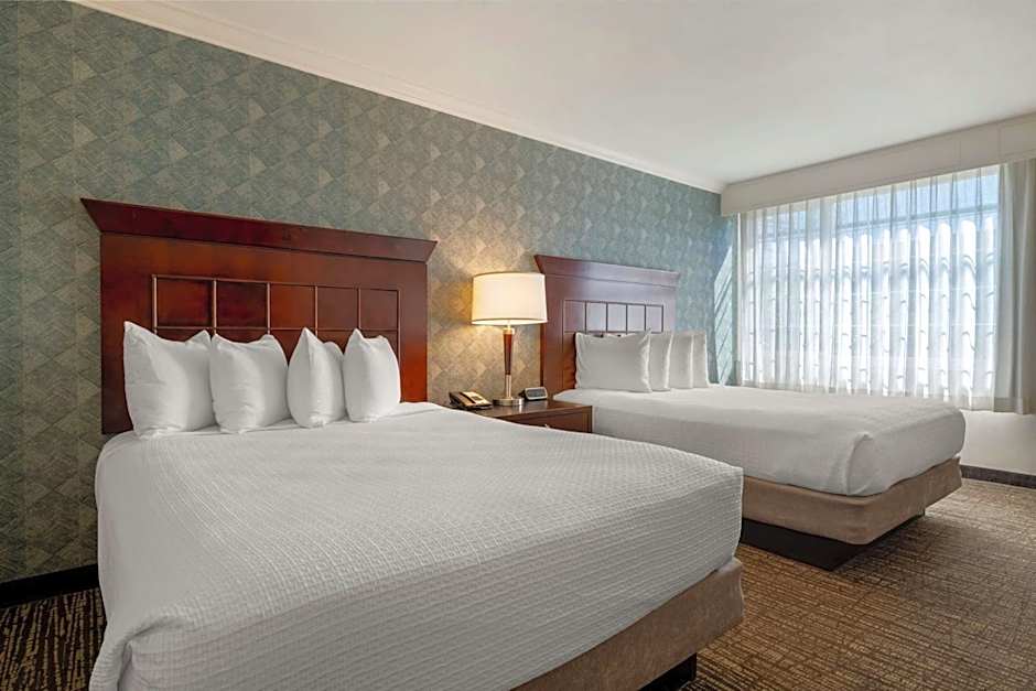 Best Western Plus Carriage Inn