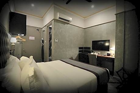 Deluxe Queen Executive