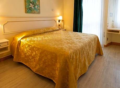 Superior Double or Twin Room with Pool View