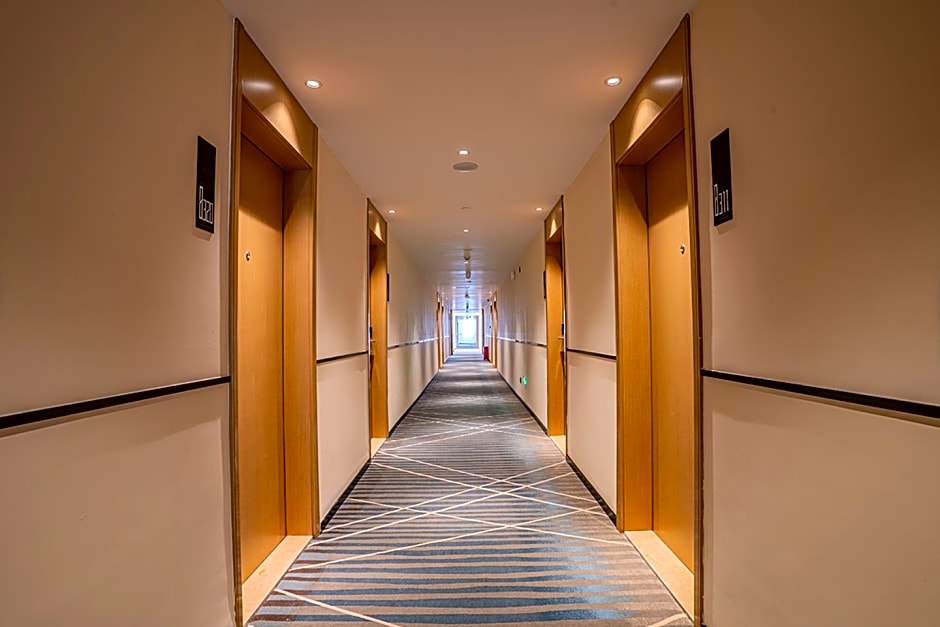 City Comfort Inn Wuzhou Cangwu County Bus Station