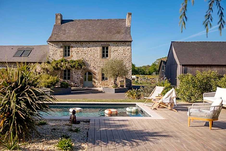 Manoir de la Nogrie - Chambre de charme avec accès privatif - Piscine chauffée sur domaine 5 étoiles à la campagne