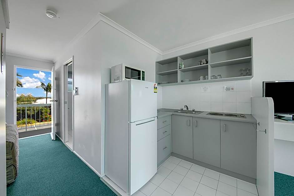 Reef Adventureland Motel