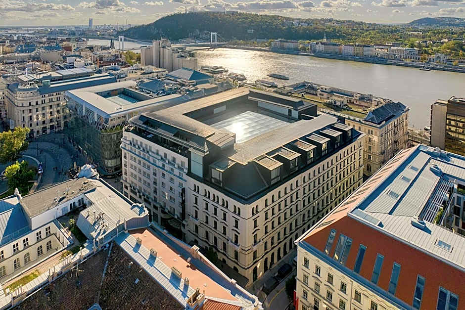 Dorothea Hotel, Budapest, Autograph Collection