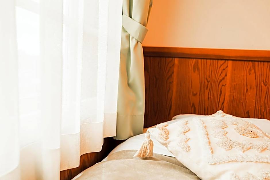 Hakuba Pension & Log Hotel Meteor