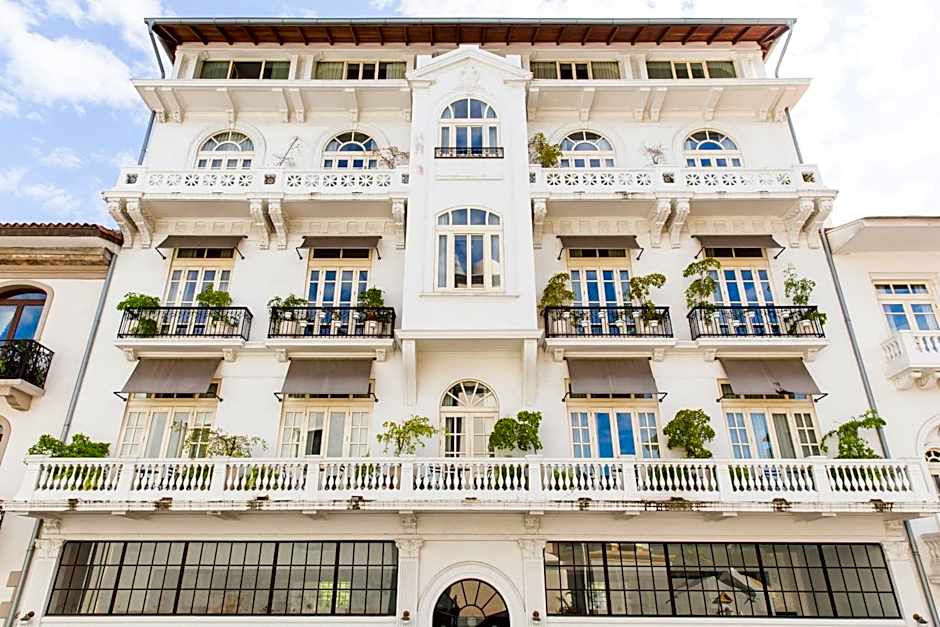 American Trade Hotel