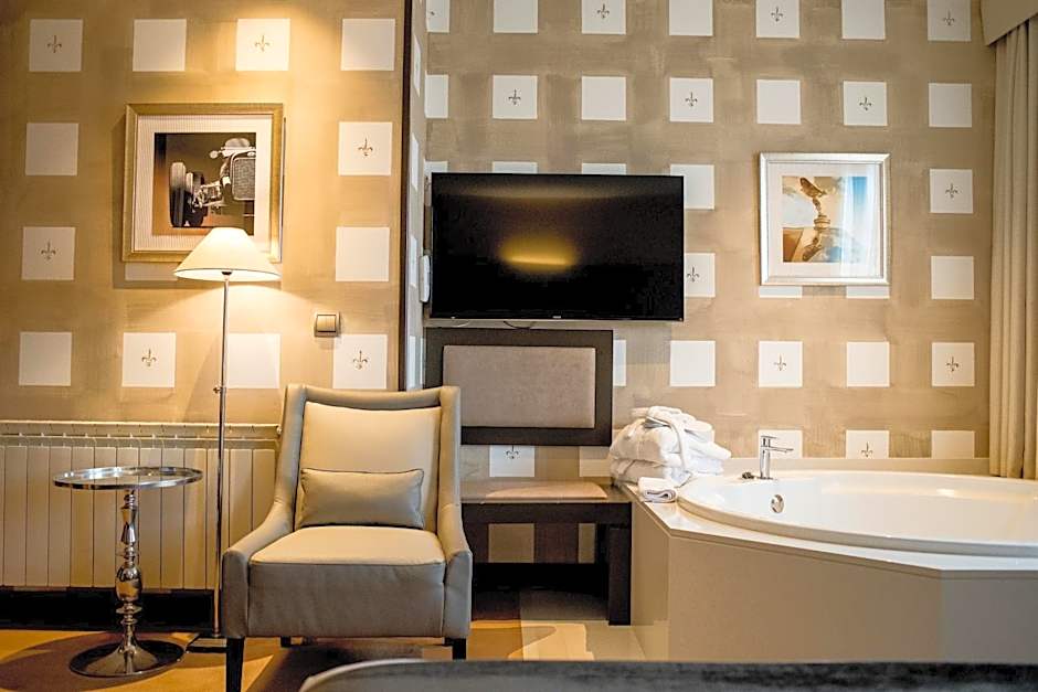 Costa Esmeralda Suites