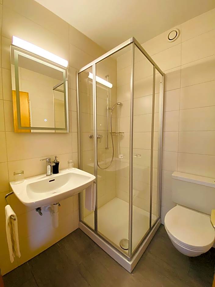 Qi-Lin Hotel Restaurant