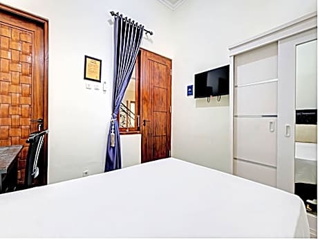 Standard Queen Room