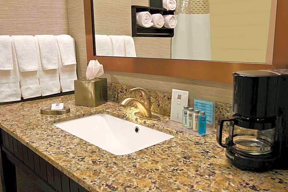 Hampton Inn By Hilton & Suites Winnie
