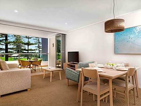 One-bedroom ocean view apartment