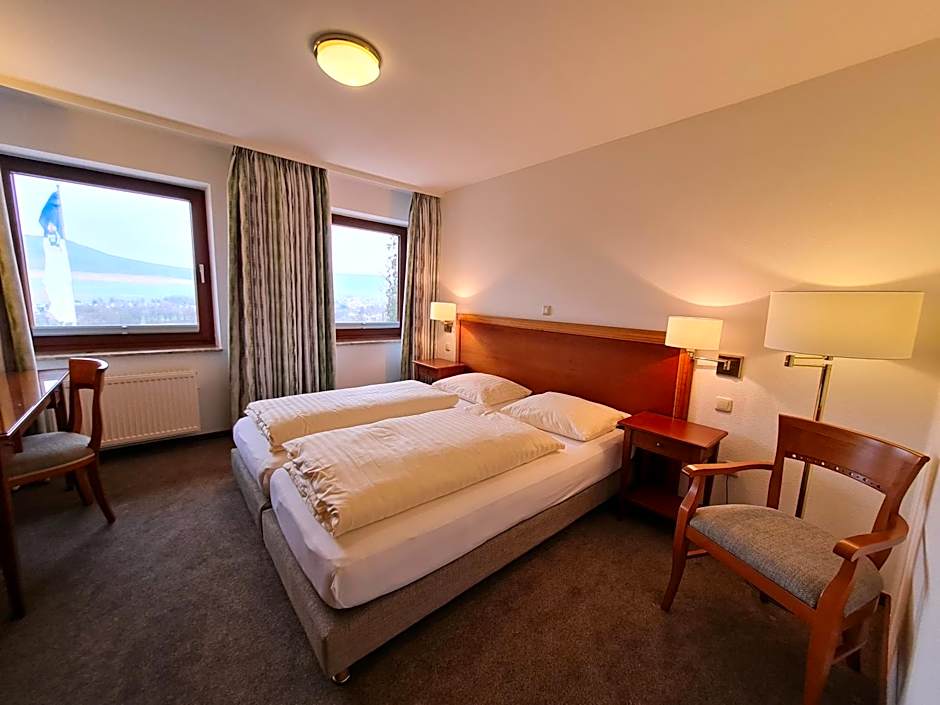 Hotel Waldquelle - Baumhaushotel Aerzen