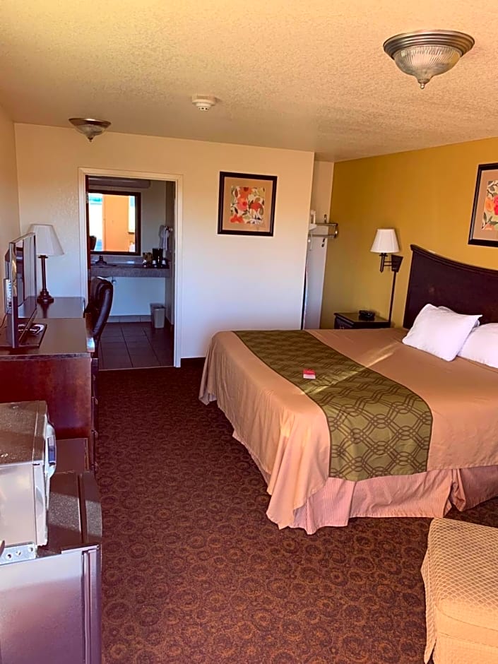 Econo Lodge Inn & Suites Searcy