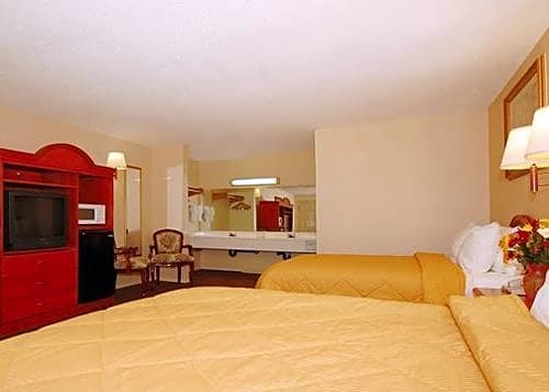 Quality Inn Near Downey Studios