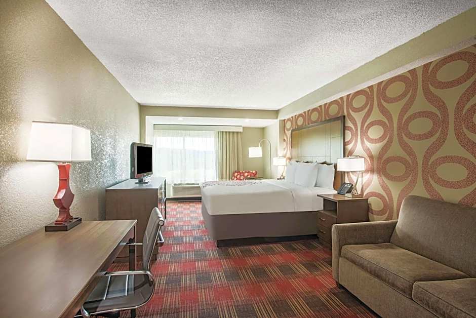 La Quinta Inn & Suites by Wyndham DC Metro Capitol Beltway