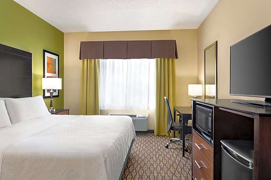 Holiday Inn Express Hotel & Suites Edmond By IHG