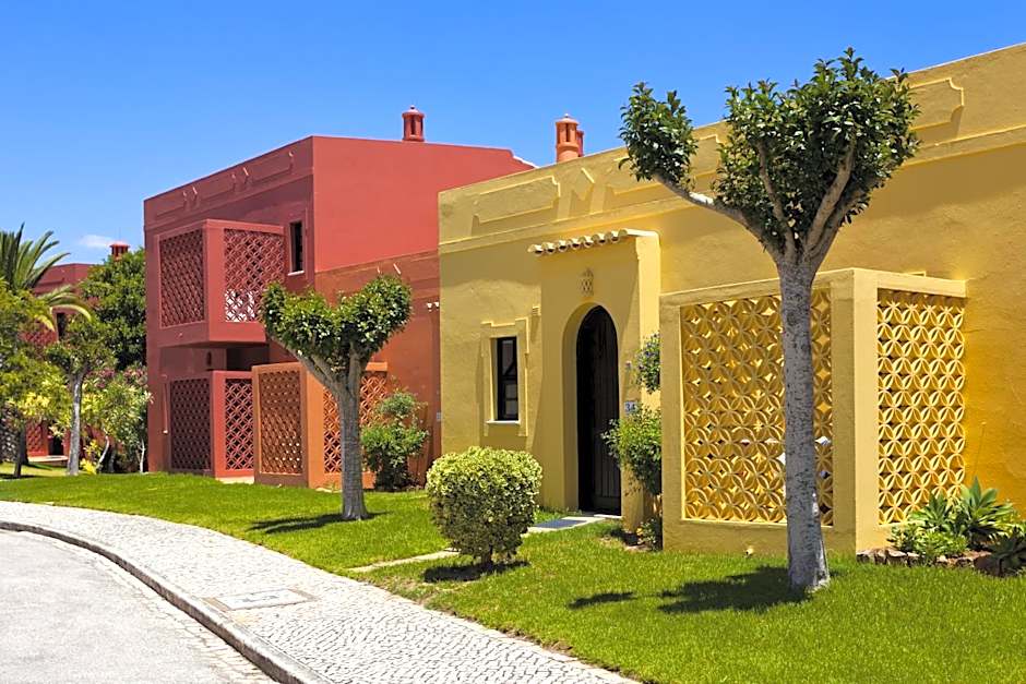 Colina Village