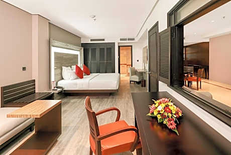 Business King Suite