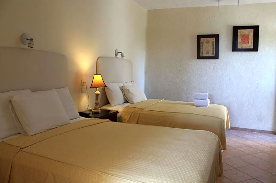 Hotel Playa La Media Luna, Isla Mujeres