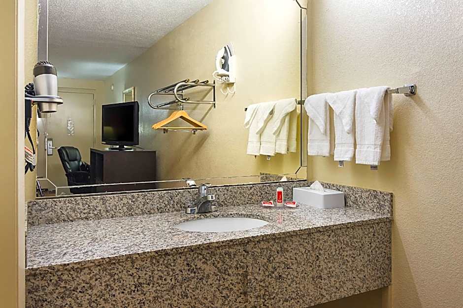 Econo Lodge Research Triangle Park