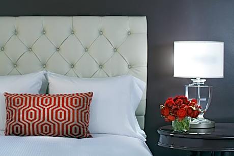 Queen Room with Two Queen Beds - Mobility/Hearing Accessible with Roll-In Shower