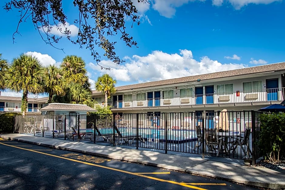 Motel 6-Kissimmee, FL - Orlando