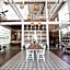 Memmoth Cafe & Hostel in Lampang