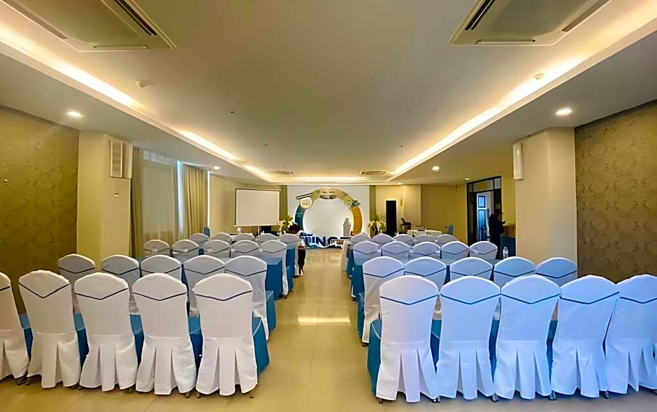 The Coast Hotel