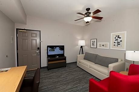 Queen Suite with Two Queen Beds - Non-Smoking