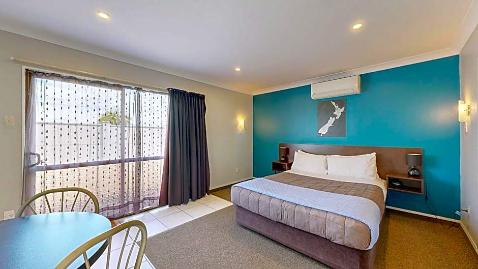 Albatross Motel