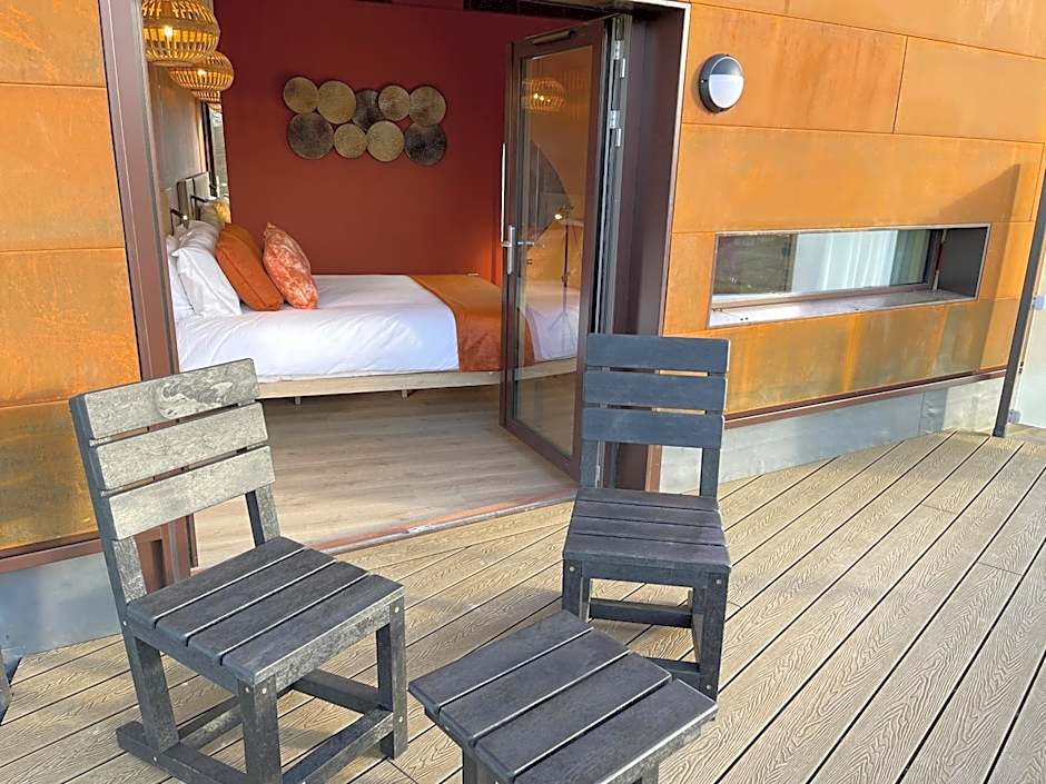 Hex Wildlife Hotel at Yorkshire Wildlife Park