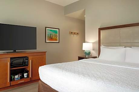 1 King W/Microwv/Fridge Nonsmoke