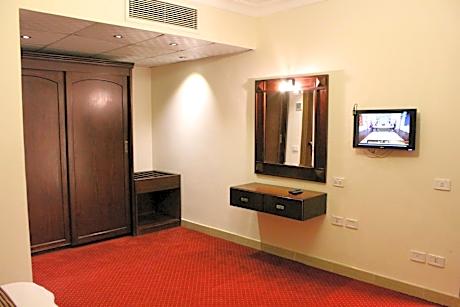 Superior One-Bedroom Apartment